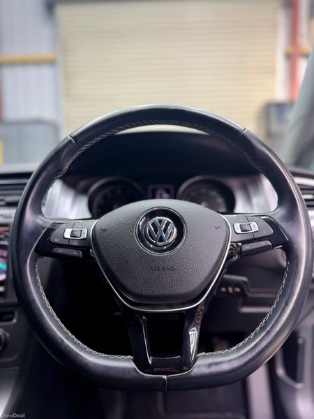 2015 (152) VW Golf -Lounge edition + Only 60,000km 389503634