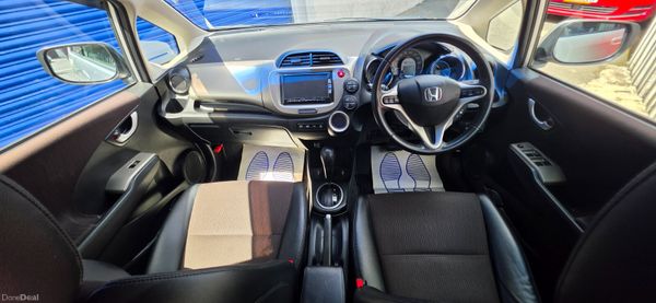 Honda Fit Hybrid Automatic 389509718