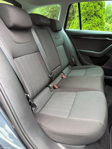 Immaculate 201 Skoda Octavia Kombi! 389510128