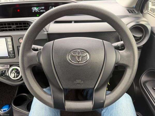 182 Toyota Aqua Hybrid 389519194