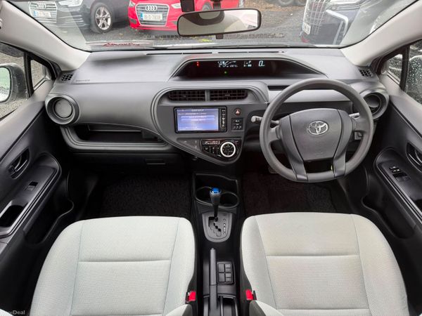 182 Toyota Aqua Hybrid 389519196