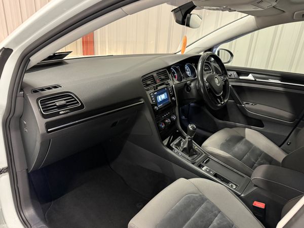 2016(162) Volkswagen Golf 2.0TDI Highline 389640054