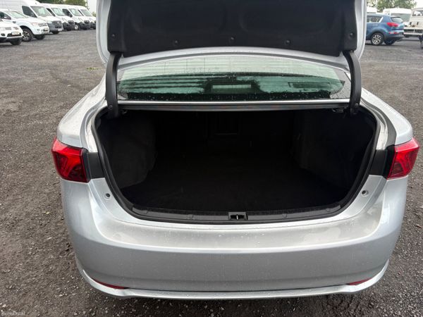 Toyota Avensis 389672980