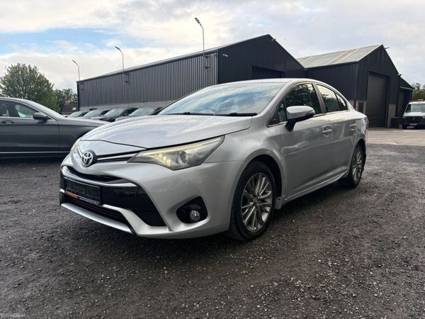 Toyota Avensis 389672986