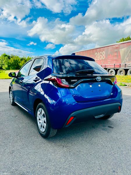 Toyota Yaris 1.5 hybrid 389699670