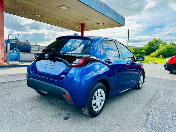 Toyota Yaris 1.5 hybrid 389699672