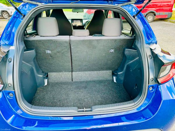 Toyota Yaris 1.5 hybrid 389699688