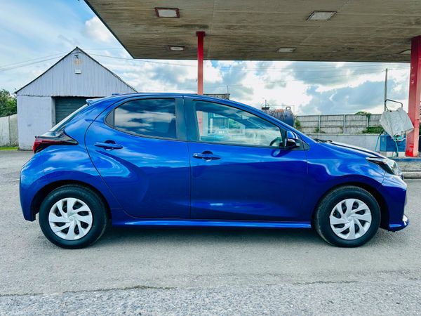 Toyota Yaris 1.5 hybrid 389699694
