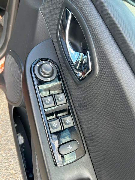 RENAULT CLIO 2015 1.2 AUTOMATIC 15,000 KMS 389610288