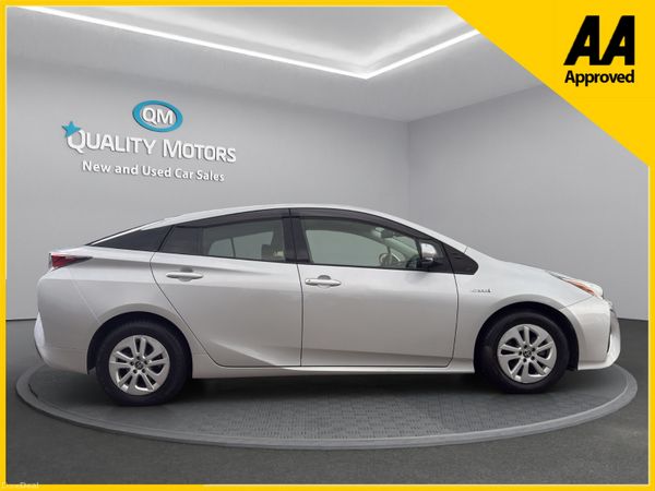 2017 Toyota Prius petrol hybrid (S5) 389610954