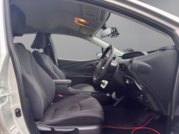 2017 Toyota Prius petrol hybrid (S5) 389610958
