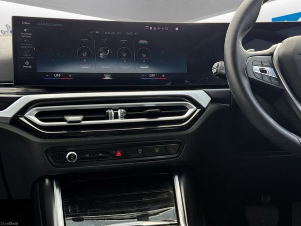 BMW 330E Sport Plug-in Hybrid only  40,692km 389610982
