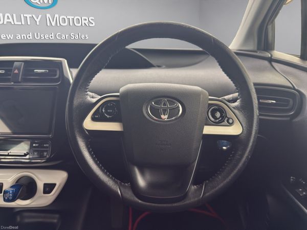 2017 Toyota Prius petrol hybrid (S5) 389611042