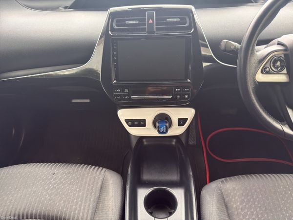 2017 Toyota Prius petrol hybrid (S5) 389611048