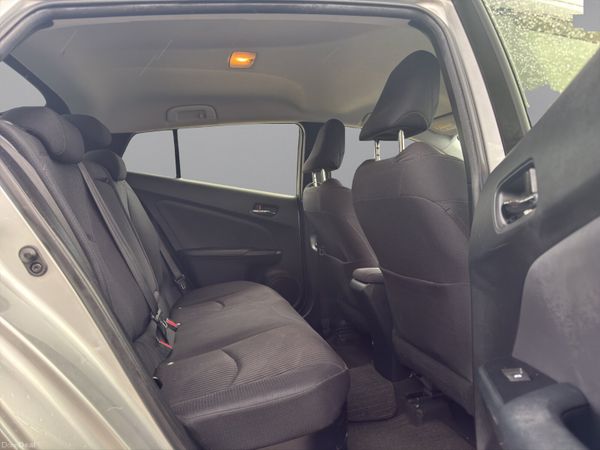 2017 Toyota Prius petrol hybrid (S5) 389611012