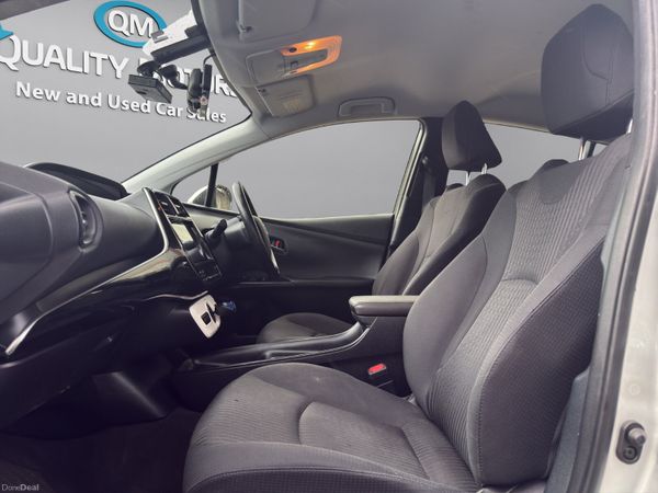 2017 Toyota Prius petrol hybrid (S5) 389611016