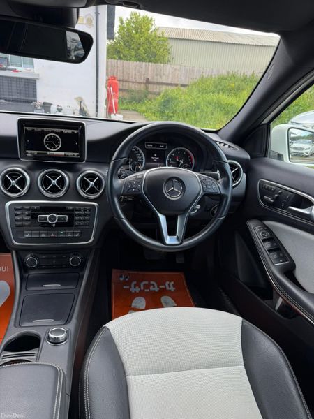Merc A Class 1.6 Auto 56,000kms Sports 2014 389638150