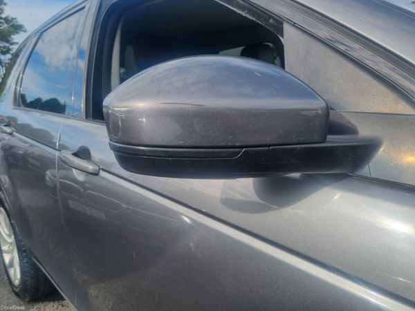 Land Rover Discovery Automatic 2018 389638504