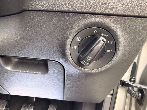 Skoda Karoq 2018 1.6 TDI 389746028