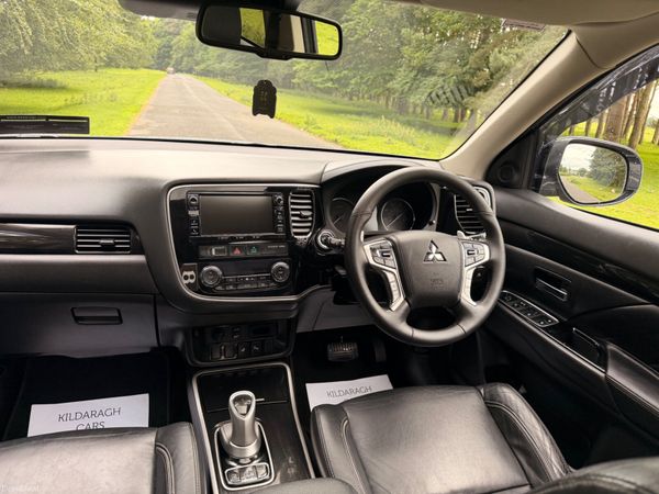 Mitsubishi Outlander 2017 PHEV Top Spec 389746370