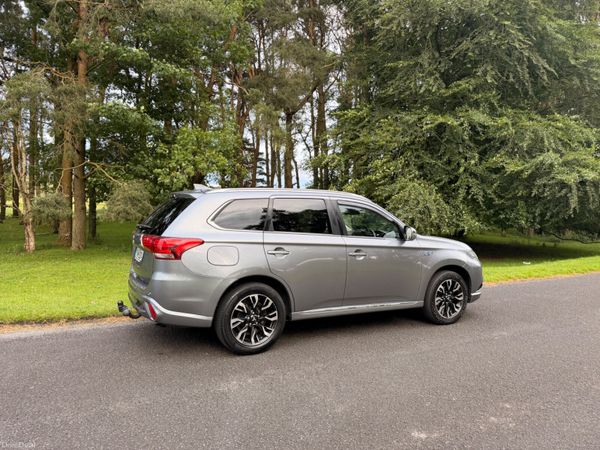 Mitsubishi Outlander 2017 PHEV Top Spec 389746374