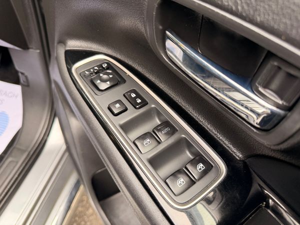 Mitsubishi Outlander 2017 PHEV Top Spec 389746378