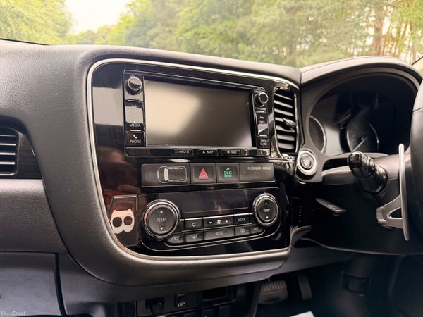 Mitsubishi Outlander 2017 PHEV Top Spec 389746380