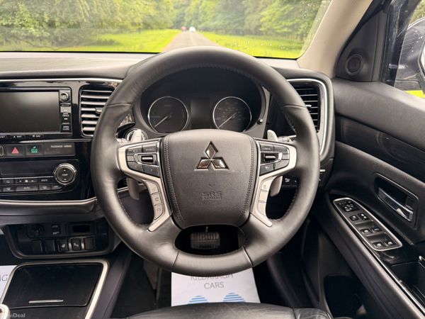 Mitsubishi Outlander 2017 PHEV Top Spec 389746382