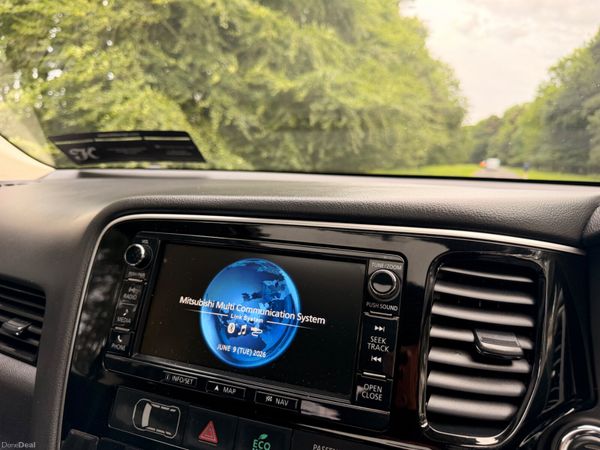 Mitsubishi Outlander 2017 PHEV Top Spec 389746384