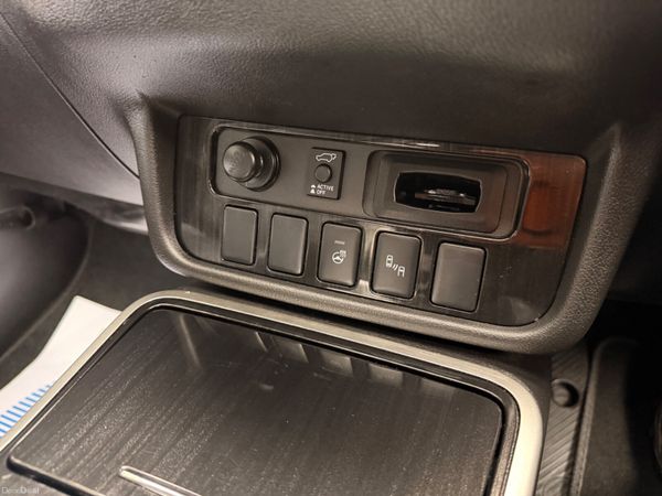 Mitsubishi Outlander 2017 PHEV Top Spec 389746394