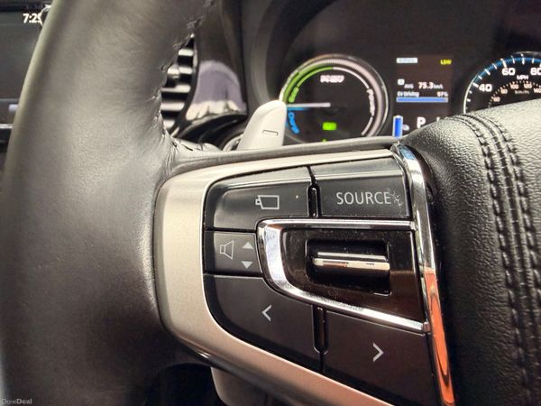 Mitsubishi Outlander 2017 PHEV Top Spec 389746396