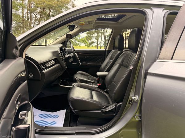 Mitsubishi Outlander 2017 PHEV Top Spec 389746412