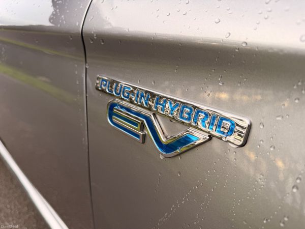 Mitsubishi Outlander 2017 PHEV Top Spec 389746436
