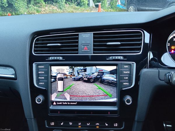 V.W. Golf R Variant 389748196