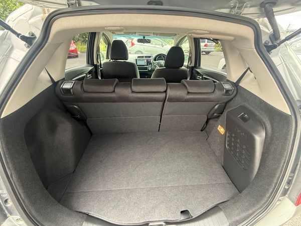 2016 Honda Fit 1.5 Hybrid Automatic 54K KM 389748780