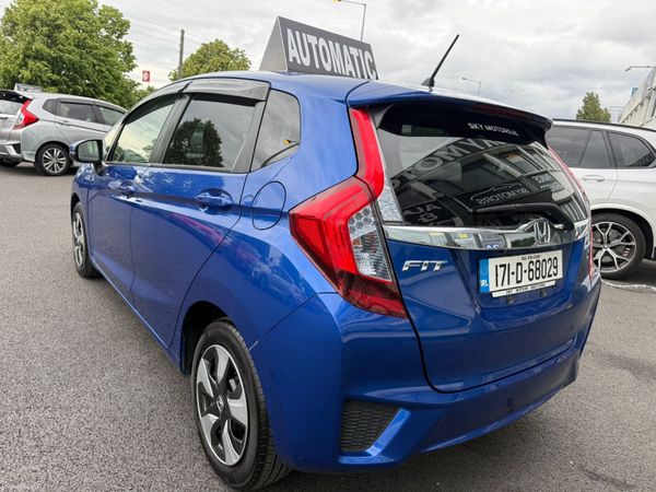 2017 Honda Fit 1.5 Hybrid Automatic 50K KM 389749240