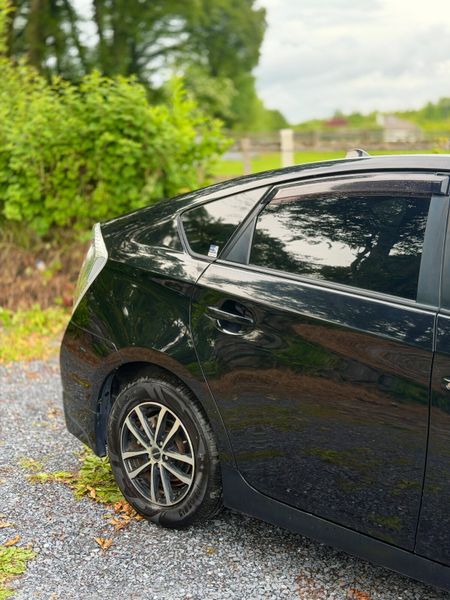 Toyota Prius | 2013 | 126,000 KM | Hybrid | AUTO 389753792
