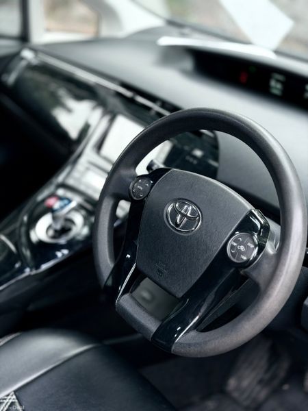 Toyota Prius | 2013 | 126,000 KM | Hybrid | AUTO 389753796