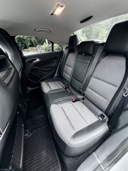 Mercedes-Benz CLA 180 | SPORTS | 1.6 | 64,KKM 389753842
