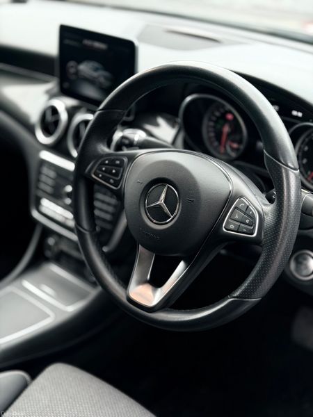 Mercedes-Benz CLA 180 | SPORTS | 1.6 | 64,KKM 389753844