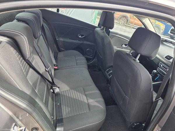 Renault Fluence 2016 389770416