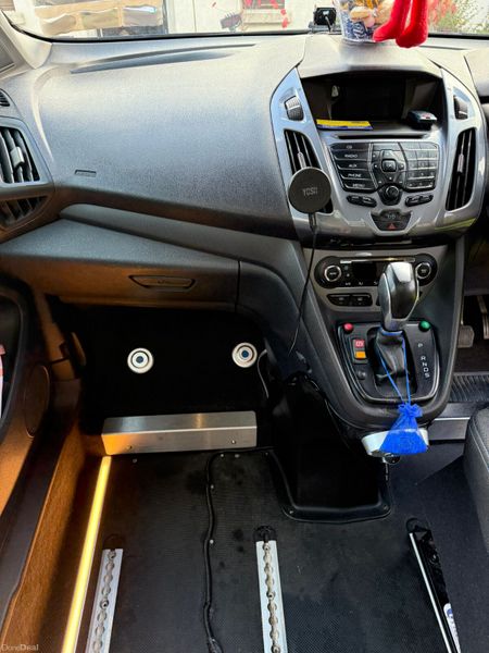 Ford Tourneo Connect Wheelchair Accessible Vehicle 389770906