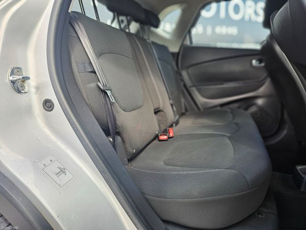 RENAULT CAPTUR // PETROL // 04/27 NCT 389784004