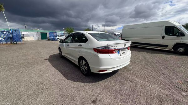 Honda Grace 1.5 Hybrid Petrol Auto 2015 389703680