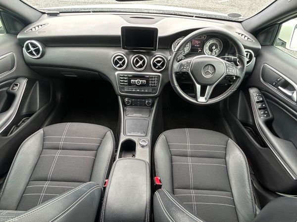MERCEDES A180 2013 AUTOMATIC 389870952