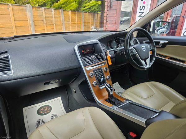 VOLVO XC60 INSCRIPTION MODEL 389883464