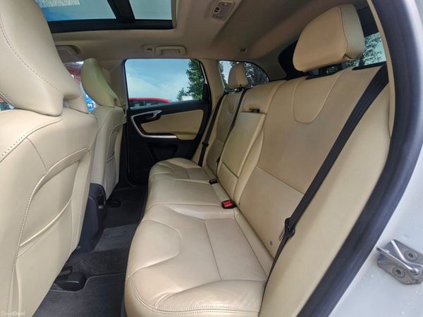 VOLVO XC60 INSCRIPTION MODEL 389883472