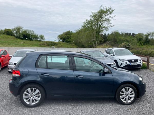 Volkswagen Golf 2011 389888212