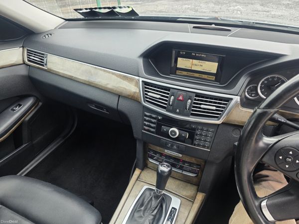 Mercedes-Benz E-Class 2010 389804742