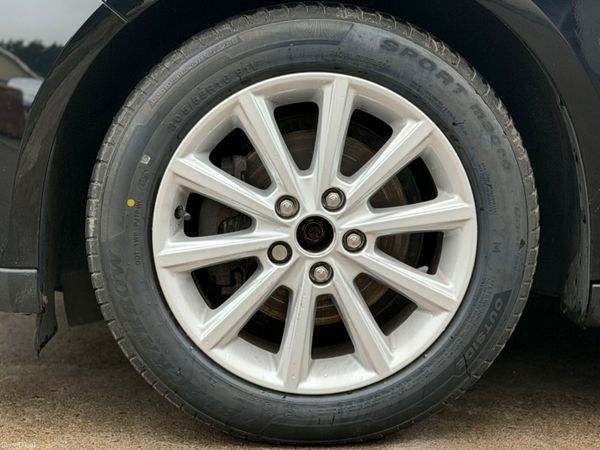 Ford Focus TITANIUM Excellent Condition 389942180